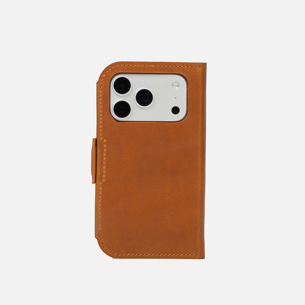 Leather Folio iPhone 17 Series with MagSafe - Classic 5.1