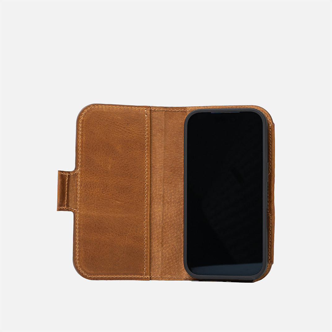 Leather Folio iPhone 17 Series with MagSafe - Classic 5.1