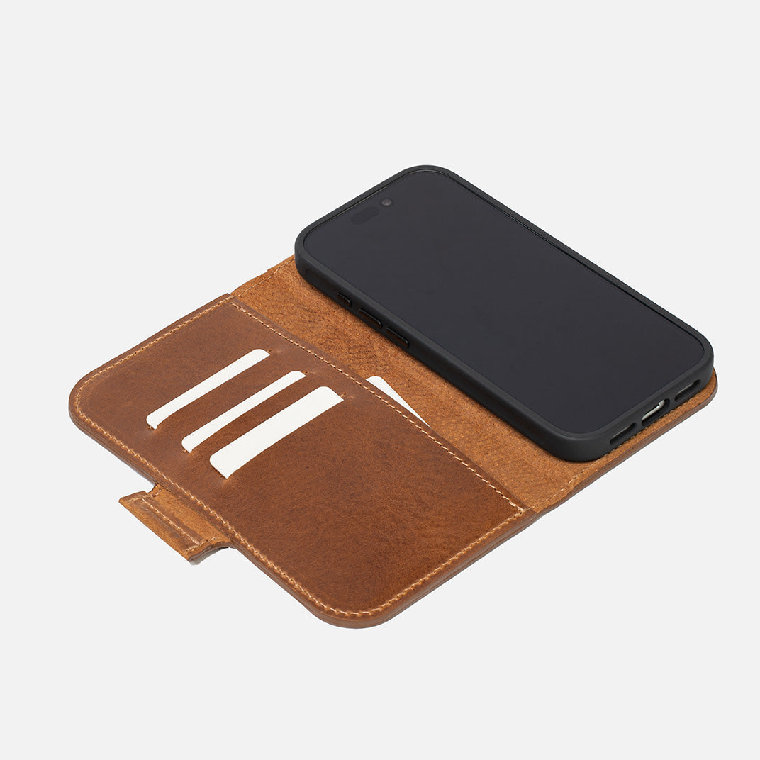 Leather Folio iPhone 17 Series with MagSafe - Classic 5.1